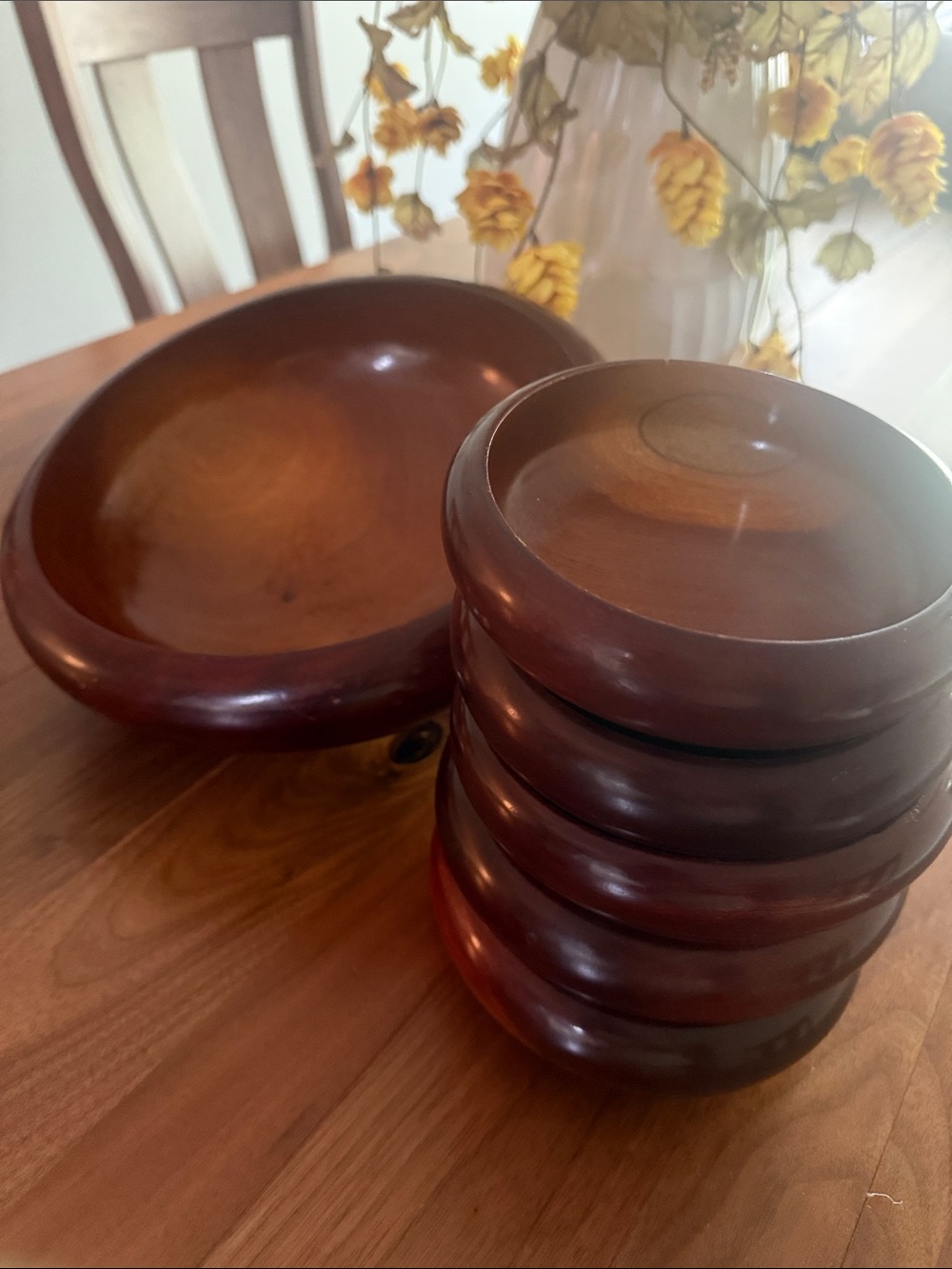 Vintage Carved Wood Salad Bowl Serving Set
1 Main Bowl 5 Salad Bowls